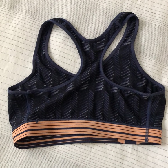 Two pack. Nike and Under Armour sports bras. Size L. - Picture 6 of 6